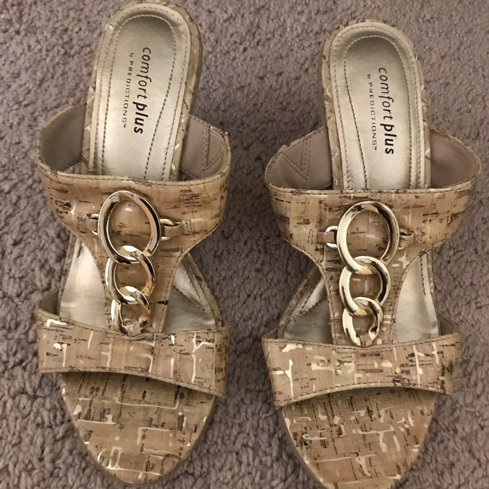 ‼️DONATED‼️ Predictions Comfort Plus Sandals - Size: 7